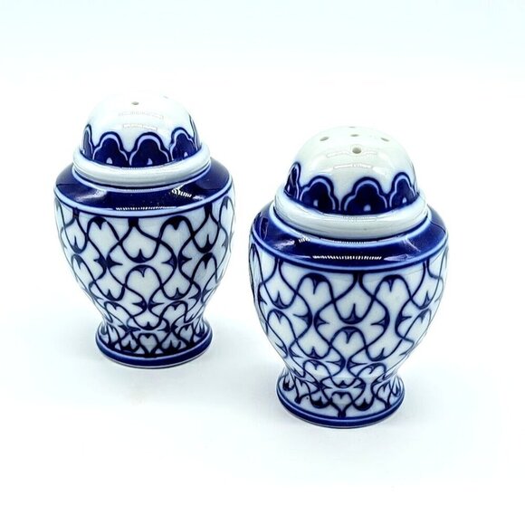 Bombay China Blue White Ceramic Salt Pepper Shakers - Picture 1 of 5